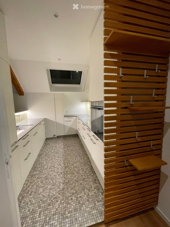 Gemütliche Dachwohnung in familiärem Mehrfamilienhaus zu vermieten. 9