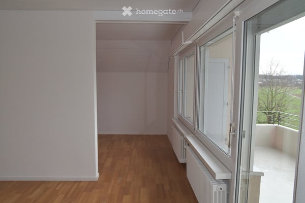Gemütliche Dachwohnung in familiärem Mehrfamilienhaus zu vermieten. 5