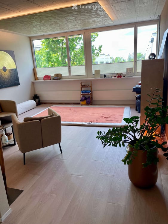 Stilvoller Praxisraum zur Mitbenutzung im Gesundheitszentrum Sanaflor in Uster 2