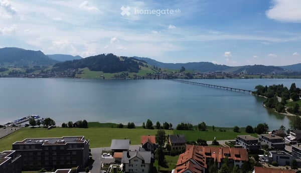 Charmante 4.5-Zimmer-Maisonette-Wohnung mit Gallerie und seitlichem Seeblick in Willerzell 2
