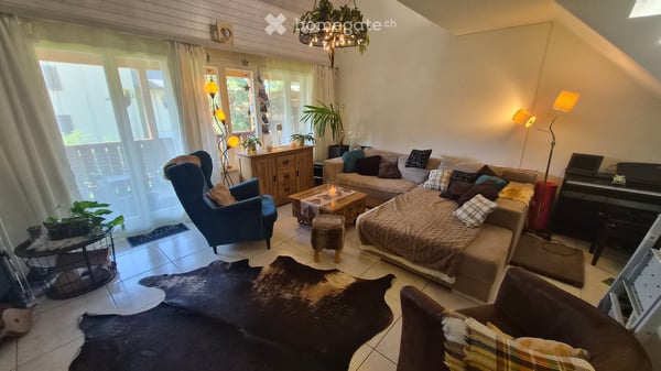 Charmante 4.5-Zimmer-Maisonette-Wohnung mit Gallerie und seitlichem Seeblick in Willerzell 3