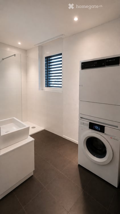 Bright 2.5-Room Modern Apartment with Balcony in Convenient Location 5