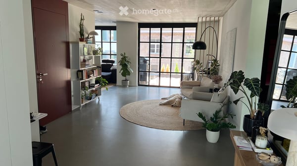 Moderne 3.5-Zimmer-Wohnung mit erstklassiger Lage / Modern 3.5-Room Apartment with prime location 2