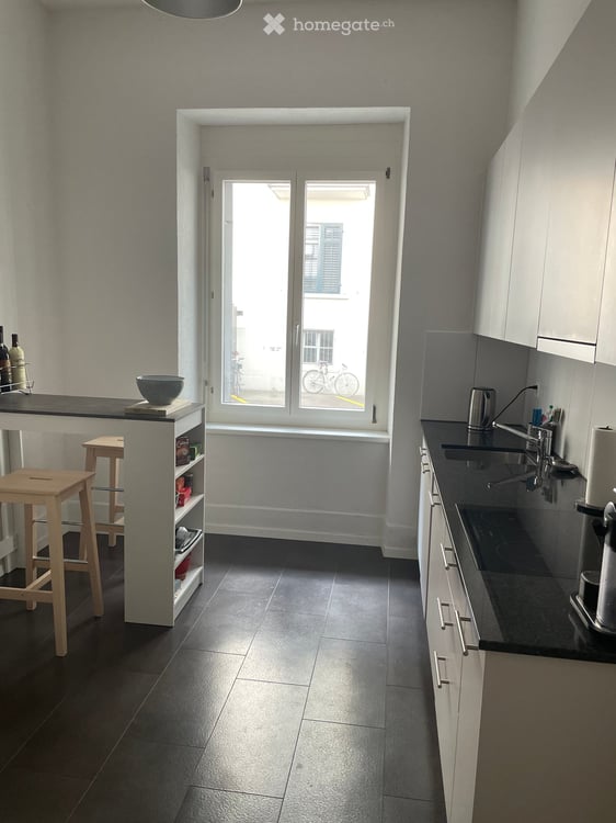 Sternenstrasse 14, 8002 Zürich. Large three room apartment in Enge, next to the lake. 5