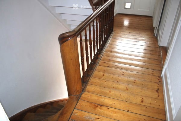 Charmante 5-Zimmer-Duplex-Wohnung mit Balkon in Courroux 4