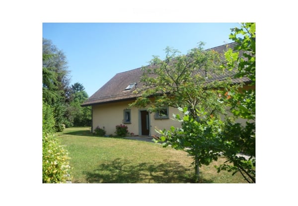 Charming 7.5-Room Villa for Rent in Préverenges – Idyllic Setting Near the Lake 4