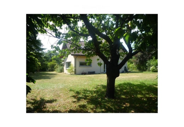 Charming 7.5-Room Villa for Rent in Préverenges – Idyllic Setting Near the Lake 2