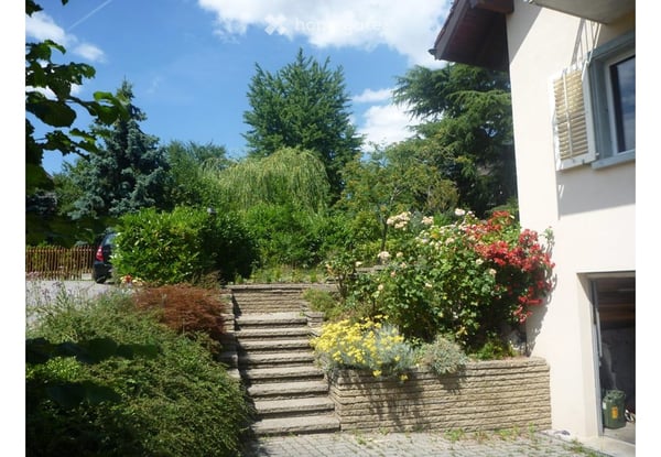 Charming 7.5-Room Villa for Rent in Préverenges – Idyllic Setting Near the Lake 5