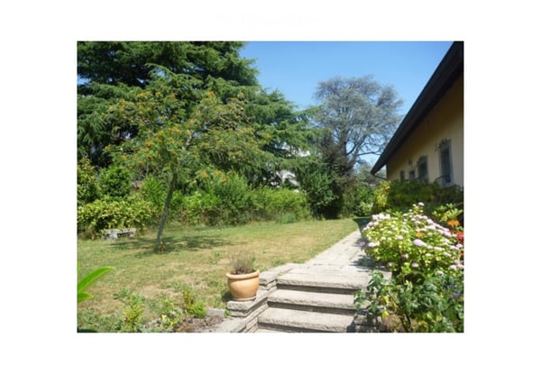 Charming 7.5-Room Villa for Rent in Préverenges – Idyllic Setting Near the Lake 3