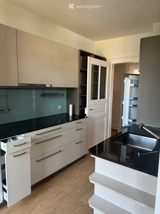 Schöne 2.5 Zimmer-Wohnung nähe Rhein | Beautiful 2.5-room apartment near the Rhine 3