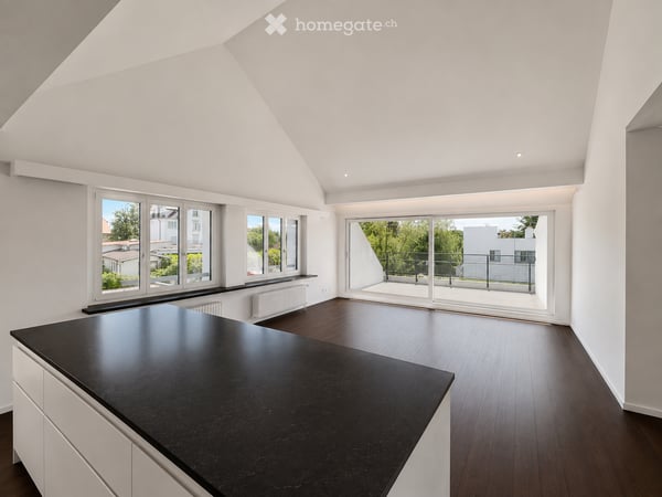 Neu ausgebaute 4.5-Zimmer-Dachwohnung mit Terrasse & Weitsicht in Kilchberg 2