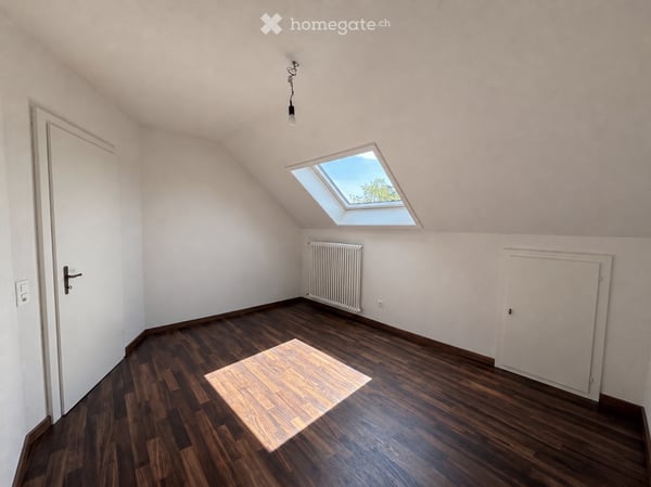 Neu ausgebaute 4.5-Zimmer-Dachwohnung mit Terrasse & Weitsicht in Kilchberg 6