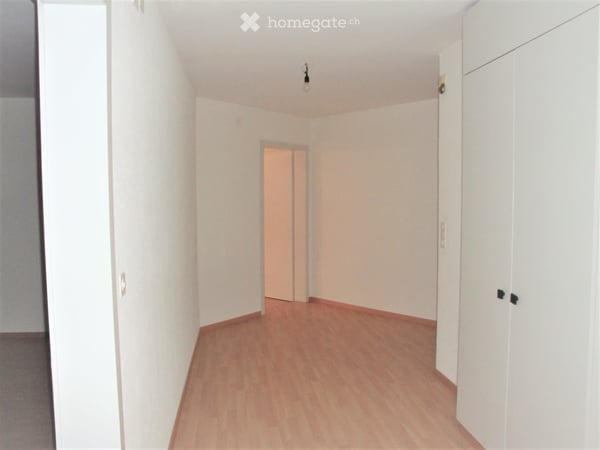 Gelegenheit, nähe HB, renovierte, grosszügige 5.5-Zimmer-Altbauwohnung mit Balkon in St. Gallen. 12