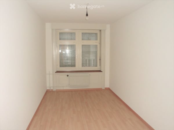 Gelegenheit, nähe HB, renovierte, grosszügige 5.5-Zimmer-Altbauwohnung mit Balkon in St. Gallen. 10