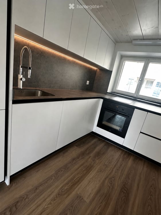 Charmante 2.5-Zimmer-Maisonette-Wohnung mit Seesicht in Schmerikon 4
