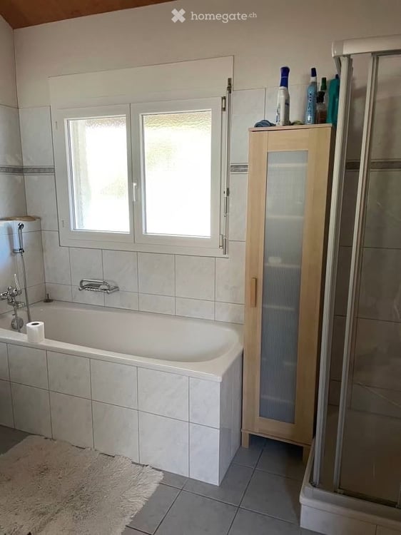 Grosszügige 6.5-Zimmer-Wohnung mit Balkon und schöner Aussicht in Schwanden GL 7