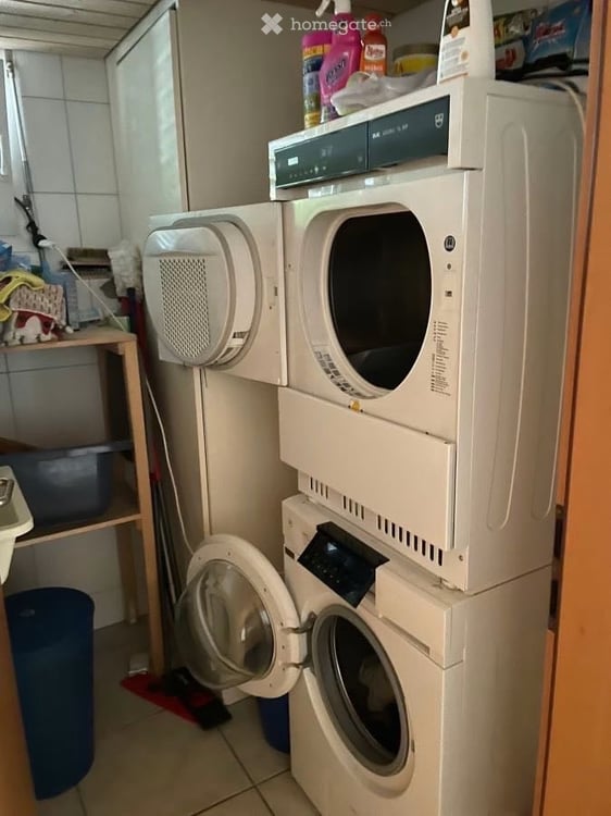 Grosszügige 6.5-Zimmer-Wohnung mit Balkon und schöner Aussicht in Schwanden GL 13
