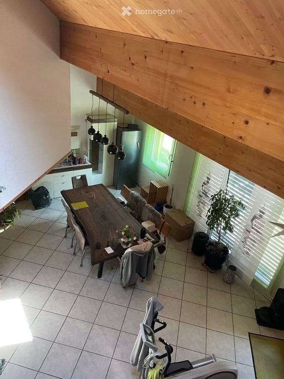 Grosszügige 6.5-Zimmer-Wohnung mit Balkon und schöner Aussicht in Schwanden GL 3