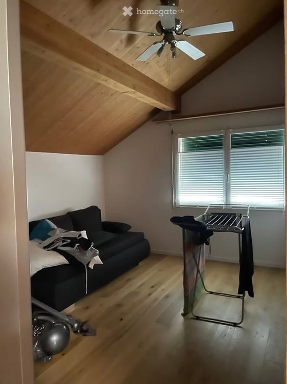 Grosszügige 6.5-Zimmer-Wohnung mit Balkon und schöner Aussicht in Schwanden GL 10