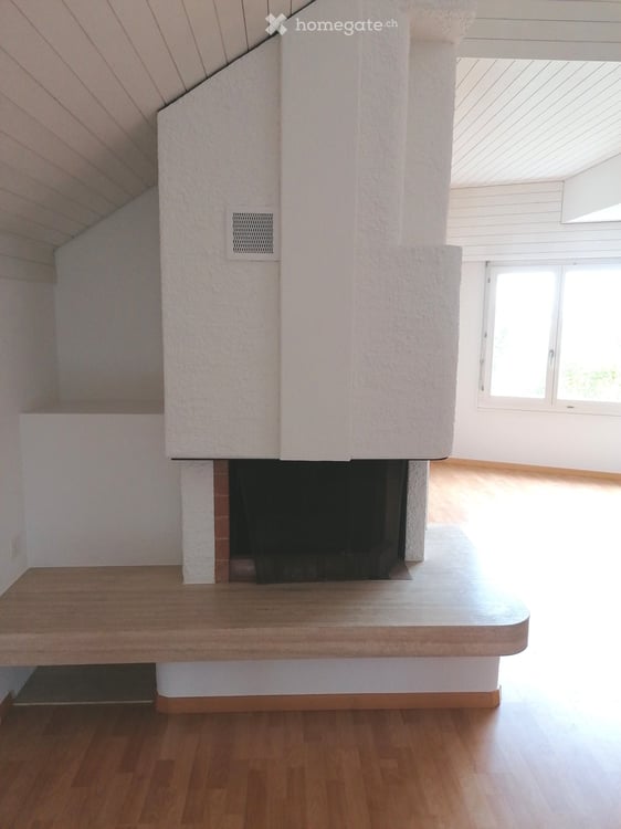 Weitsicht & Gemütlichkeit: Sanierte 5.5-Zi.-Maisonette mit Cheminée und Loggia 7