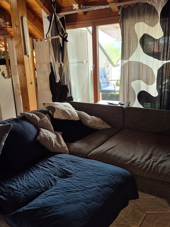 Schöne 6.5-Zimmer-Dachwohnung mit Balkon in Tamins 2