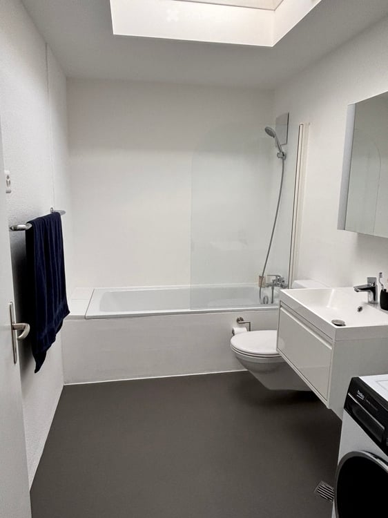 Renovierte Stadtwohnung im 4. Obergeschoss an zentraler Lage 5