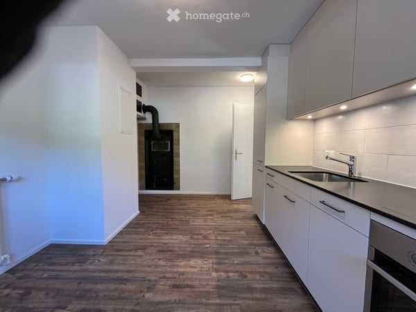 2.5 Zimmer Wohnung, parterre mit Garten inklusive Parkplatz 6