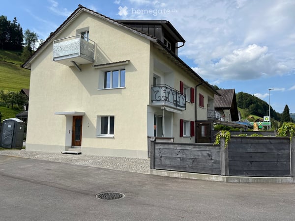 2.5 Zimmer Wohnung, parterre mit Garten inklusive Parkplatz 2