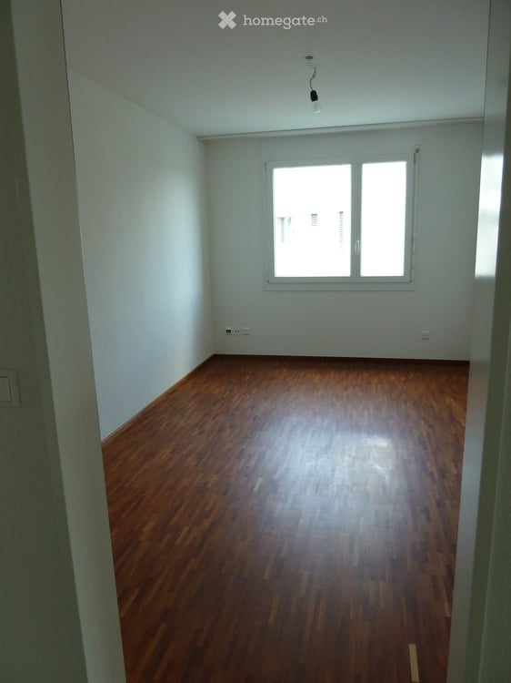 Grosszügige 5 1/2 Zimmer-Wohnung Nähe Bahnhof Nänikon inkl. 2 Einstellplätze in Tiefgarage 16