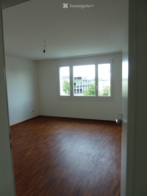 Grosszügige 5 1/2 Zimmer-Wohnung Nähe Bahnhof Nänikon inkl. 2 Einstellplätze in Tiefgarage 14