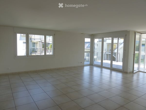 Grosszügige 5 1/2 Zimmer-Wohnung Nähe Bahnhof Nänikon inkl. 2 Einstellplätze in Tiefgarage 5