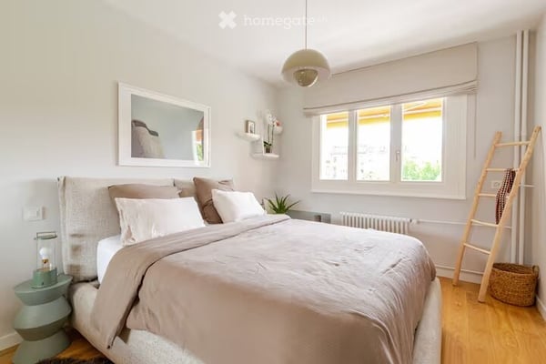 Charming 3.5-Room Apartment with Balcony in Geneva's Charmilles District 10