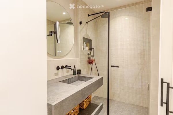 Charming 3.5-Room Apartment with Balcony in Geneva's Charmilles District 8