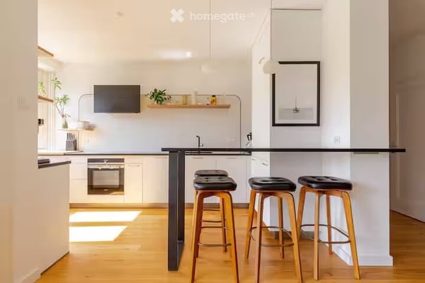 Charming 3.5-Room Apartment with Balcony in Geneva's Charmilles District 5