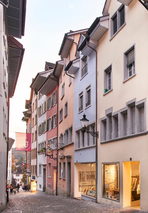 Attraktive Eigentumswohnung mit grossem Balkon und 4.65% Bruttorendite 2