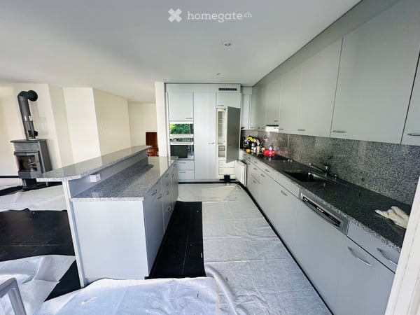 helle und ruhig gelegene 4.5 Zimmer Wohnung mit Balkon und Hobbyraum 4