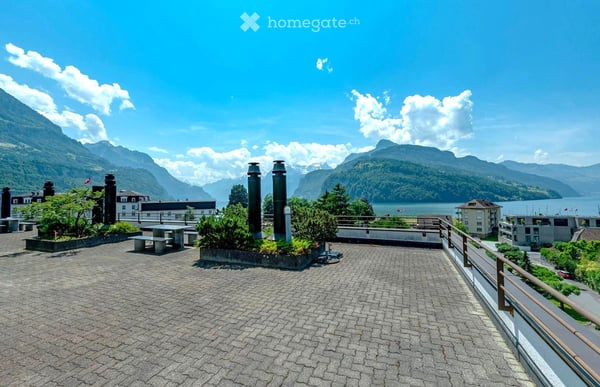 Moderne 2.5-Zimmer-Wohnung mit traumhafter Aussicht in Brunnen 5