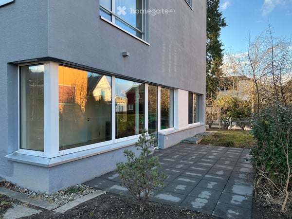 Modernes Wohnen im Grünen mit Gartensitzplatz 5