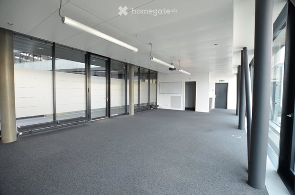 Moderne Büroräume mit Seesicht im Hauptbahnhof Zug 4