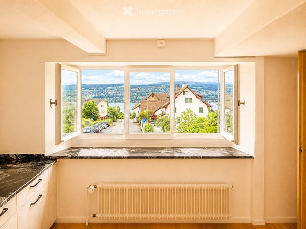 Charmante 2.5-Zimmer- in Historischen Liegenschaft, Oberrieden – sofort verfügbar 12