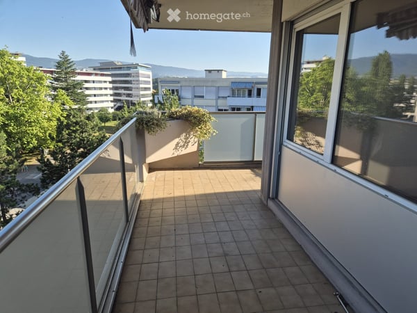 Spacieux appartement de 5.5 pièces avec vue à Nyon 2