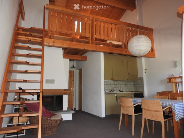 2.5-Zimmer-Dachwohnung mit Galerie in malerischem Engadiner Dorf – Ardez 3