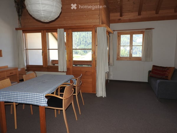 2.5-Zimmer-Dachwohnung mit Galerie in malerischem Engadiner Dorf – Ardez 2