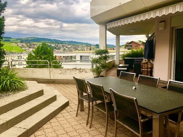 Exklusive 3.5-Zimmer Hochparterre-Wohnung mit grosser Terrasse und 2 Garagenplätzen zu vermieten 12