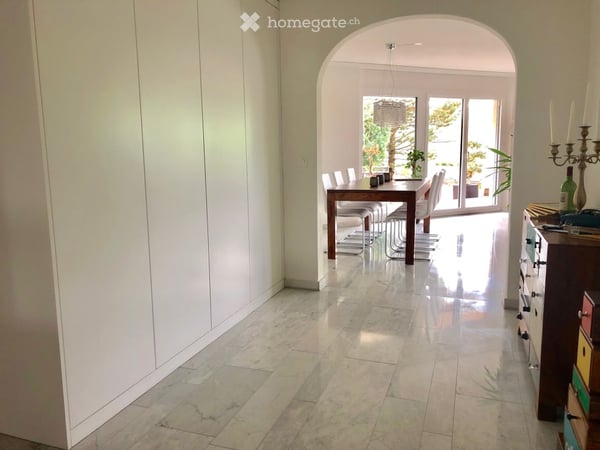 Exklusive 3.5-Zimmer Hochparterre-Wohnung mit grosser Terrasse und 2 Garagenplätzen zu vermieten 4