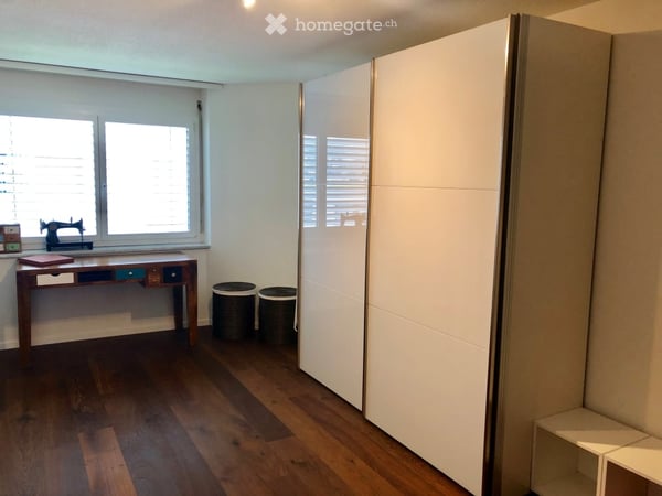 Exklusive 3.5-Zimmer Hochparterre-Wohnung mit grosser Terrasse und 2 Garagenplätzen zu vermieten 6