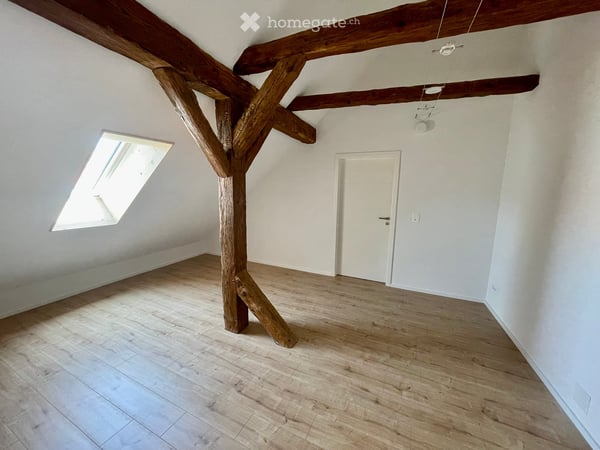 Moderne wunderschöne Maisonett-Wohnung Mitten im Städli von Neunkirch mit Balkon 6