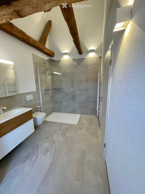 Moderne wunderschöne Maisonett-Wohnung Mitten im Städli von Neunkirch mit Balkon 7