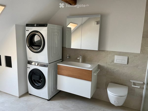 Moderne wunderschöne Maisonett-Wohnung Mitten im Städli von Neunkirch mit Balkon 8