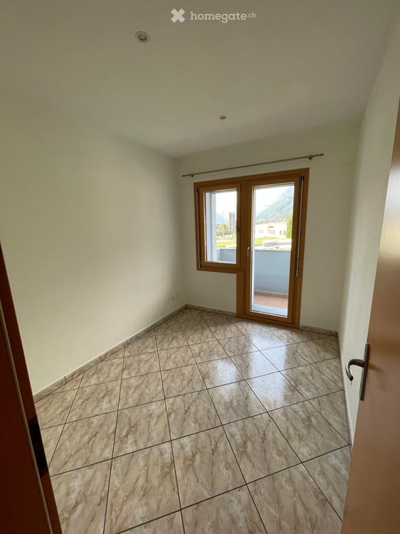 Luminoso appartamento di 4.5 locali a Claro, Ticino 4